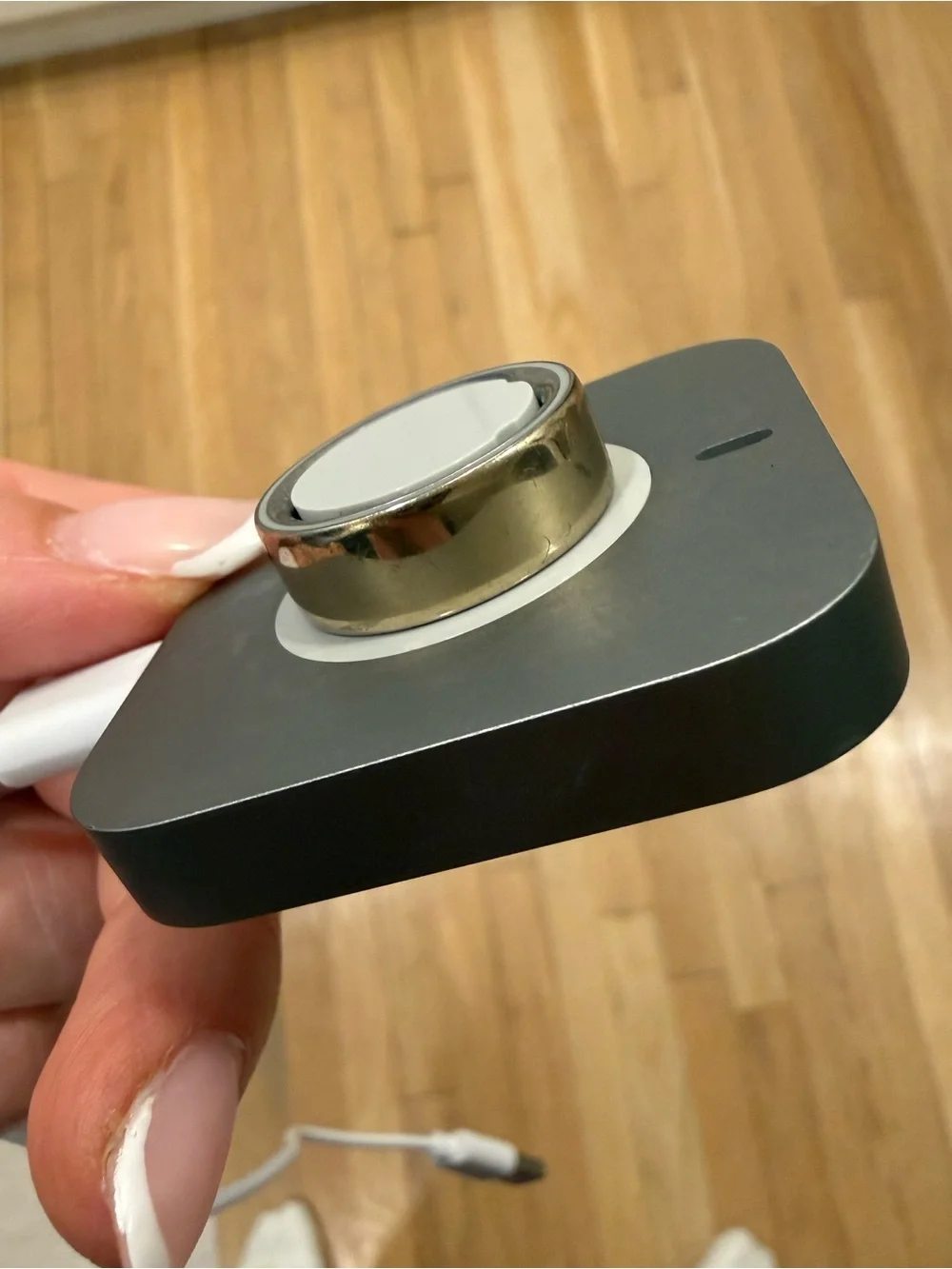 Oura Ring 4- size 8- gold- with charging dock